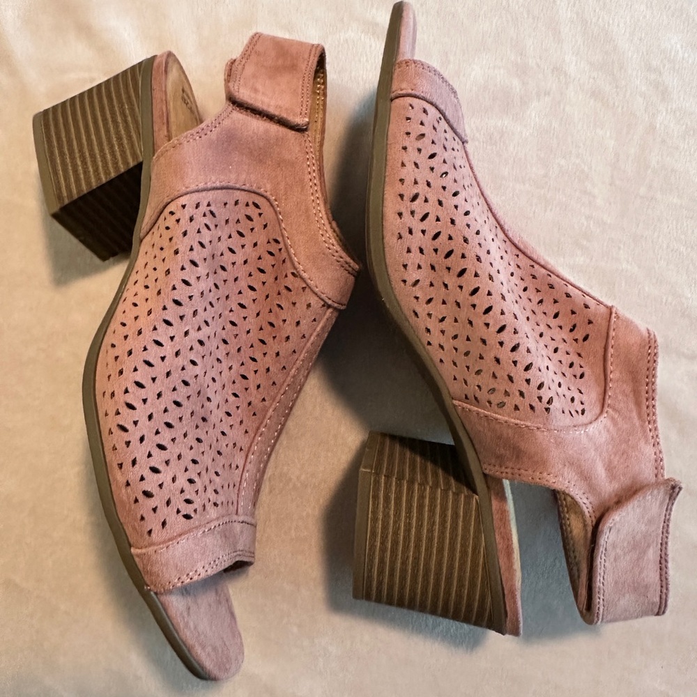 Sonoma Vitalize Ortholite Lina Mauve Heeled Sandals. New w/out tags-never worn
